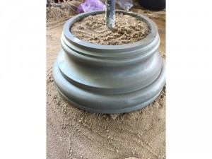 Đầu cột nhà và hàng rào