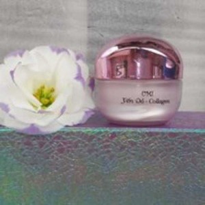 Kem dưỡng trắng da umi yến đỏ colagen