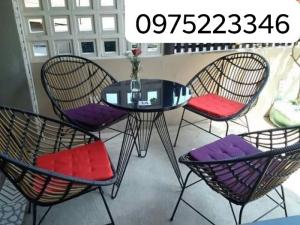 Xưởng bàn ghế mỹ nghệ Cafe, nhà hàng,mẫu mã đẹp, kiểu dáng mầu sắc đa màu..