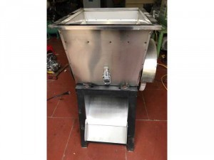 Máy thái cá mồi cho baba