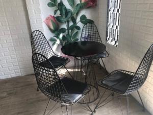 Cần thanh số lượng lớn bàn ghế mỹ ghệ dùng cho quán cafe..