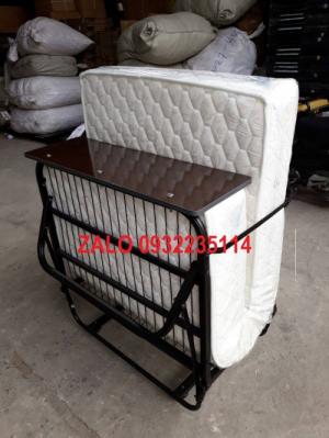 Kích thước giường gấp extra bed phổ thông và theo tiêu chuẩn là:
- Kích thước khi mở: 900*1900*500 mm
- Kích thước khi gấp: 900*1100*600 mm