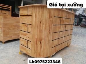 Bàn gỗ ngôi sao chân sắt..