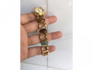 Đồng hồ sưu tầm đính đá