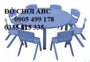 bàn nhựa đúc mầm non cho trẻ giá tốt nhất