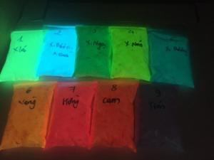 9 màu dạ quang phổ thông trong bóng tối