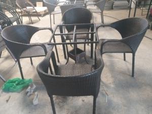 Thanh lý 300 bộ bàn ghế cafe mây , bảo hành 12 tháng..