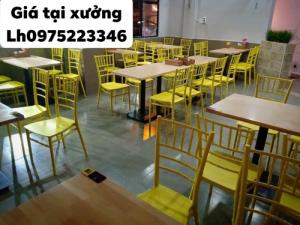 Bàn ghế dùng cho quán ăn nhà hàng sang trọng..