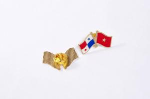 Huy hiệu cài áo in ấn logo tương hiệu