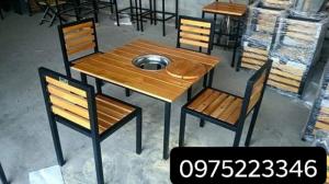 Cần thanh lý bàn ghế gỗ chân sắt giá rẻ..