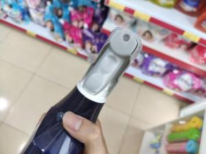 Loại bỏ nhanh chóng mọi vết bẩn cứng đầu như vết mực/máu/nhựa cây/dầu nhớt/bùn đất/son môi/rượu vang... mà không cần dùng đến thuốc tẩy. Bình xịt tẩy cổ áo và các vết bẩn trên vải Astonish C6910 thích hợp sử dụng trên mọi chất liệu vải (Nhung/lụa/len/ren/nỉ/thảm...) .