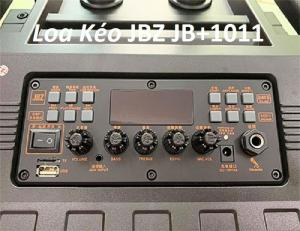 Loa kéo di động JBZ JB+1011 Mặt trên với chất liệu nhựa ABS. bảng điều chỉnh loa được thiết kế ở phía trên, thật tiện lợi cho quý khách khi sử dụng và điều chỉnh thật dễ dàng.