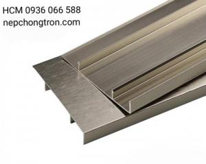Nep len chân tường D10 phào chân tường, ốp góc trang trí chân tường