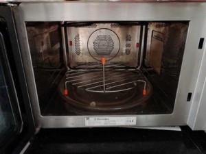 Lò vi sóng electrolux 30l thanh lý