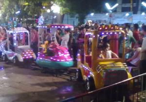 Đồ chơi, thú nhún, trò chơi, đu quay, xe lửa Hoàng Gia, xe lửa Nữ Hoàng