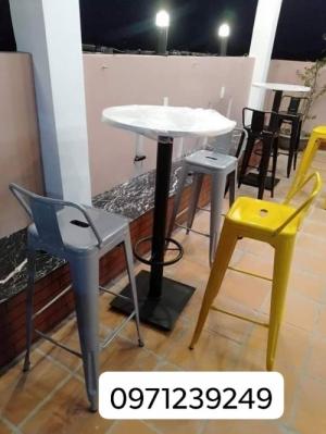 Cần thanh lý một số bàn ghế quầy giá rẻ..