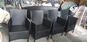 Công ty cần bán gấp số lượng lớn bàn ghế dùng cho quán cafe, giá rẻ