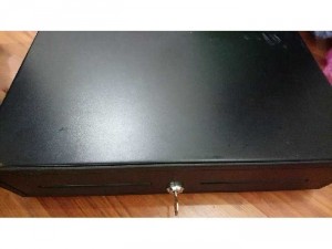Máy tính tiền ocha, két sắt.
