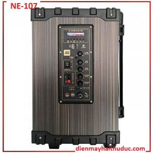 Loa kéo JBZ NE-107 Bảng điều khiển của loa được thiết kế ở phía bên hông để thuận tiện cho vừa nghe, vừa hát, vừa điều chỉnh.