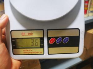 Bên cạnh đó, Cân nhà bếp WH-B05 5kg với chỉ 2 phím bấm, trực quan, rất dễ dàng trong thao tác cho người sử dụng lần đầu, người nội trợ, hay những người đã có kinh nghiệm sử dụng cân điện tử.