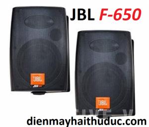 Loa treo tường JBL F-650 nên trang bị vài cặp trong hội trường lớn cho nghe rõ và trải đều để người nghe cảm nhận được âm thanh hay hơn.