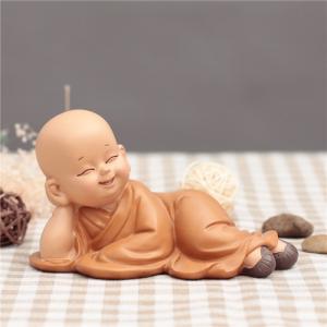 Bộ 02 chú tiểu an nhiên áo nâu mẫu nằm