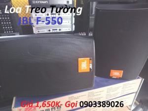 Loa treo tường JBL F-550 chỉ 2 cặp loa được bố trí hợp lý là phát âm được khá xa với không gian hội trường 50M.