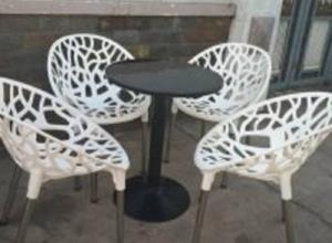 Bàn ghế cafe nhựa táo hoa văn AK12