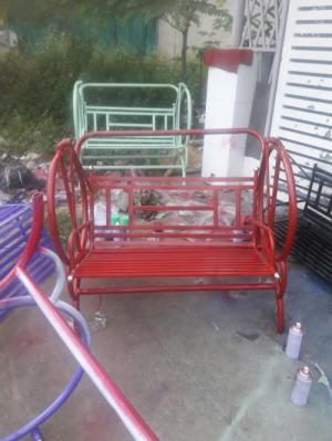 Ghế xích đu sắt sân vườn