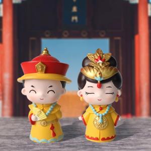 Bộ đôi tượng Vua - Hậu chibi