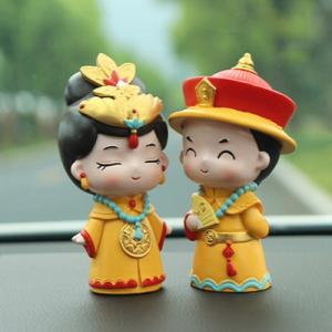 Bộ đôi tượng Vua - Hậu chibi