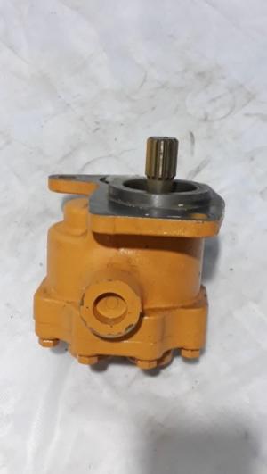 Bơm hộp số D65ex