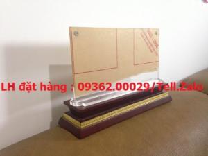 Biển chức danh để bàn sang trọng, biển chức danh tam cấp có sẵn