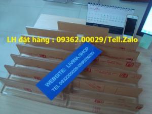 Biển chức danh để bàn sang trọng, biển chức danh tam cấp có sẵn