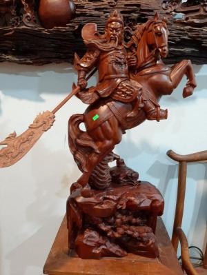 Tượng gỗ Quan Công cưỡi ngựa