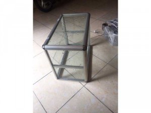 Tủ kính dày như hình chụp mới 100%