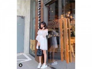 Đầm váy nữ trắng xòe bẹt vai tay phồng