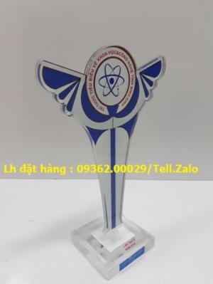 Các sản phẩm kỉ niệm chương, cúp lưu niệm mica giá rẻ, sản xuất theo yêu cầu