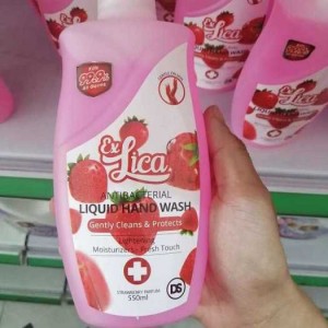 Nước Rửa Tay Hương Dâu Diệt Khuẩn