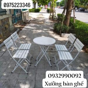 Bàn ghế xếp giá tại xưỡng sản xuất