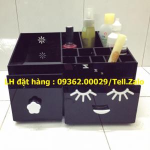 Kệ trưng bày sản phẩm mỹ phẩm, kệ đựng nail, sơn móng tay mica