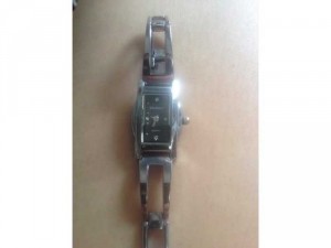 Cần bán đông hồ nữ STARHAO