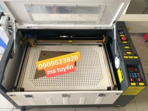 Máy laser 6040 chuyên cắt vải, cắt khắc da, cắt khắc tren gỗ