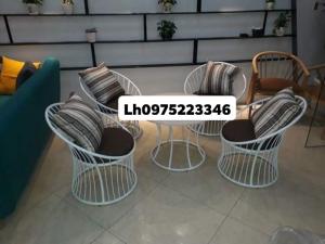 Xưởng bàn ghế mỹ nghệ Cafe, nhà hàng,mẫu mã đẹp, kiểu dáng mầu sắc đa màu..