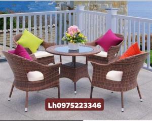 Những mẫu bàn ghế giả mây giá tại xưỡng sản xuất..