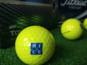 Dịch vụ in logo lên bóng golf ( banh golf), phụ kiện golf