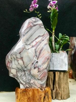 Đá cảnh tự nhiên vân đỏ trắng Serpentine KT : C64x N38 cm (MS : 204)