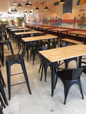 Bàn gỗ chân sắt giá bán tại xưởng