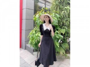 Đầm váy nữ đen midi xoè cổ trắng lưới