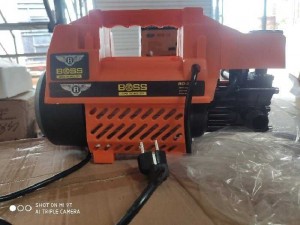 Máy rửa xe BOSS